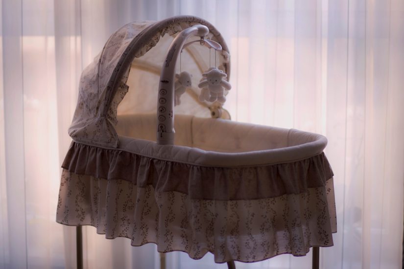 Cool Features That Should Be in Your Baby’s Bassinet